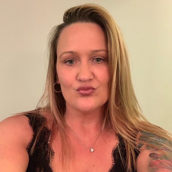 Meet your Posher, Amber - Picture 1 of 1